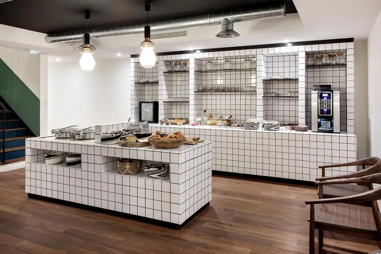 New Le Voltaire Hotel